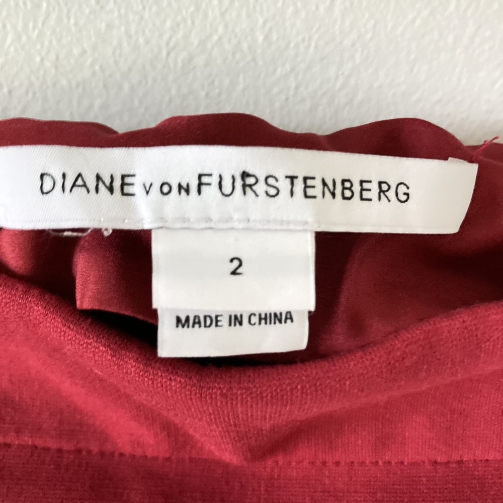 Pre-loved Diane von Furstenberg Red Pencil Skirt - UK Size 6-8 - Picture 11 of 17